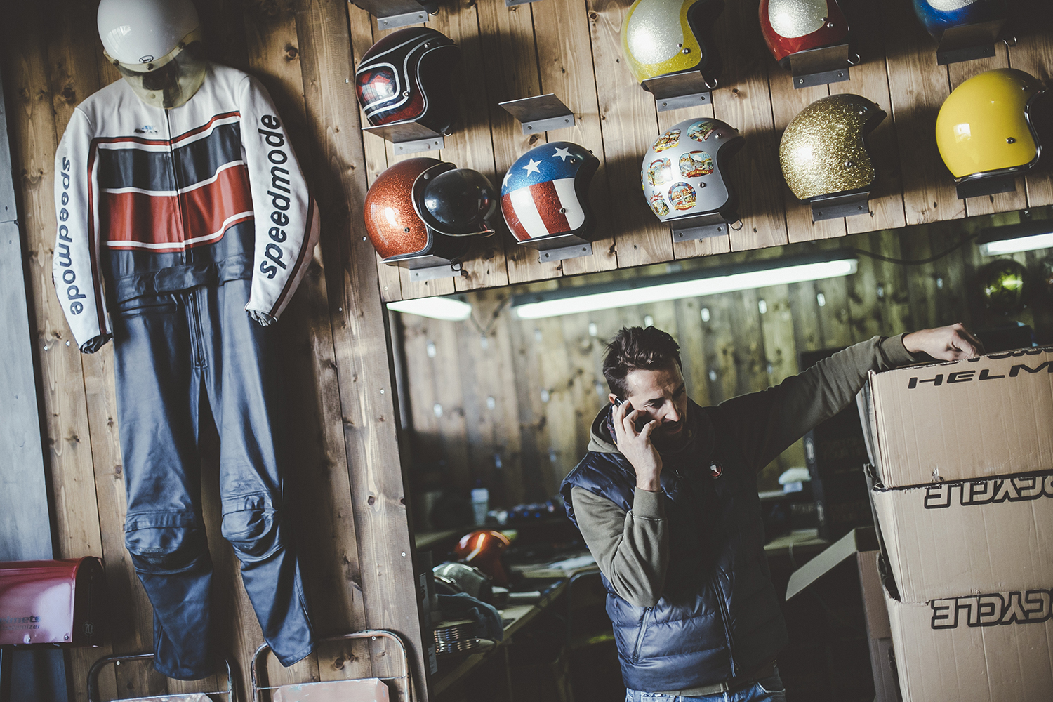 Immagine Corporate per 70s Helmets ©Carlo Perazzolo/carloperazzolo.com