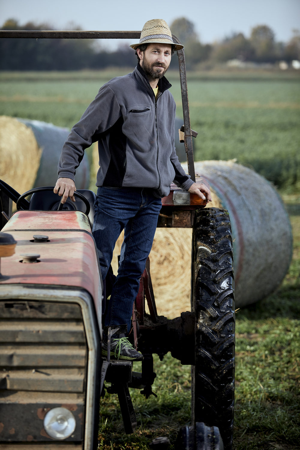 Ritratti aziendali da fotografo commerciale Treviso, Vicenza Bassano Padova e Venezia e reportage aziendale azienda agricola Mogliano Veneto con foto di agricoltura biologica naturale e stile luce controllata
