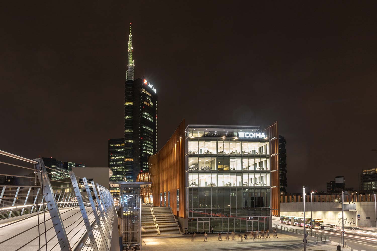 Fotografo architettura commerciale ed interni aziendali Milano