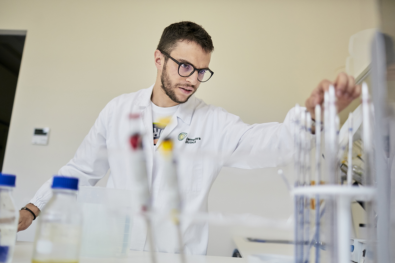 Reportage fotografico ambiente biomedico e biologico fitoterapico agrario industriale da fotografo aziendale e commerciale