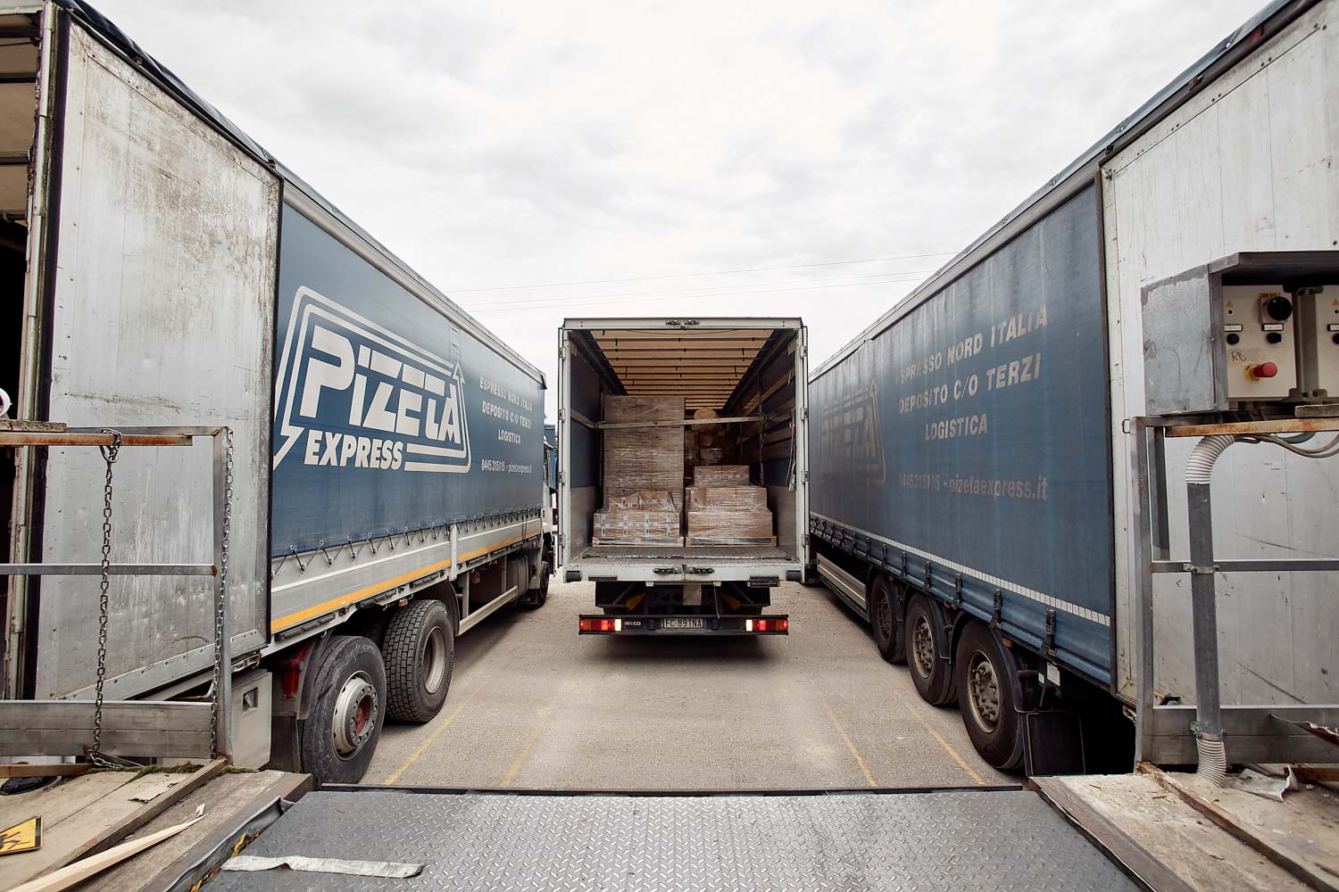 fotografo commerciale per aziende trasporti e movimento merci