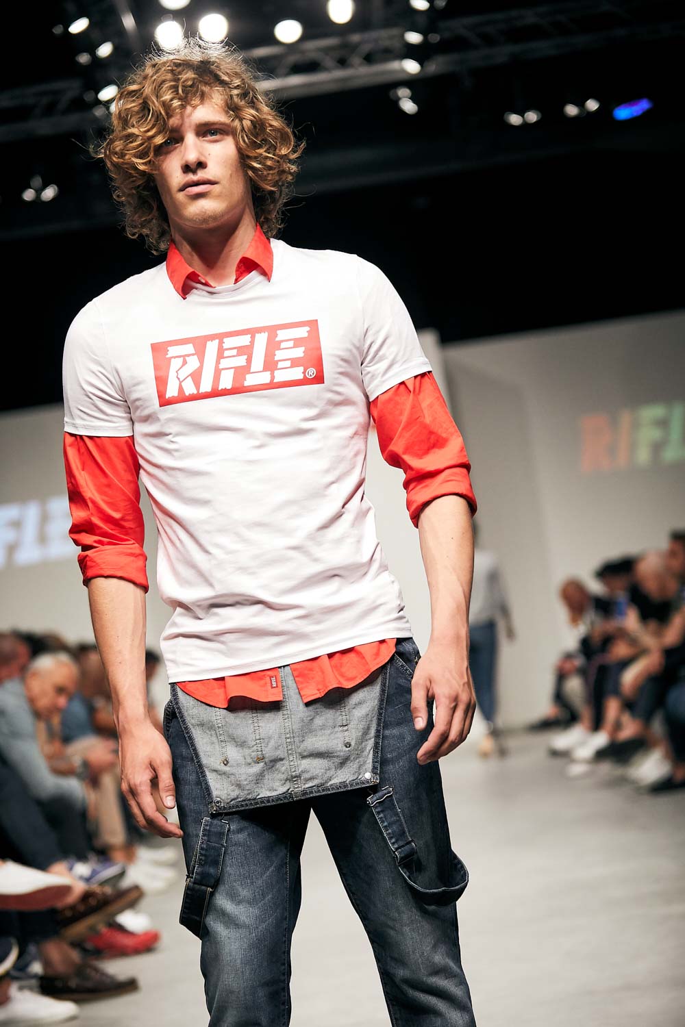 Moda jeans 2019 uomo best sale