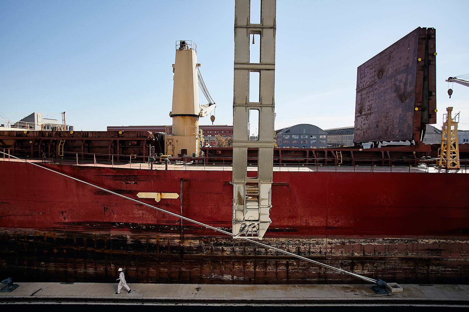 Fotografo reportage industriale marketing aziendale per social e comunicazione commerciale su porto e navi carico scarico corporate carico scarico grandi navi rotte internazionali e architettura industriale