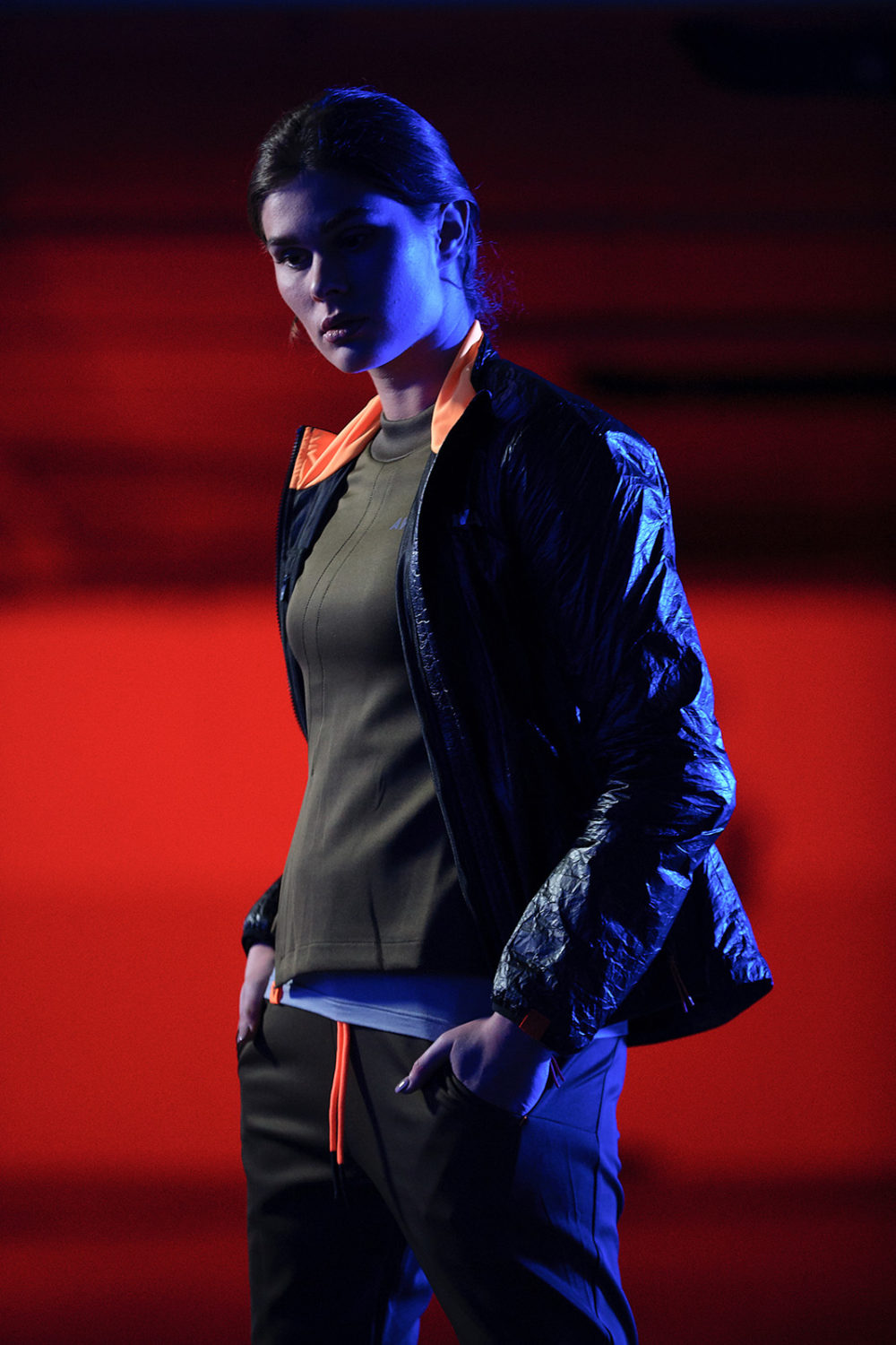 fotografo commerciale a vicenza moda sport reportage industriale e backstage video Dainese bike collection awa black